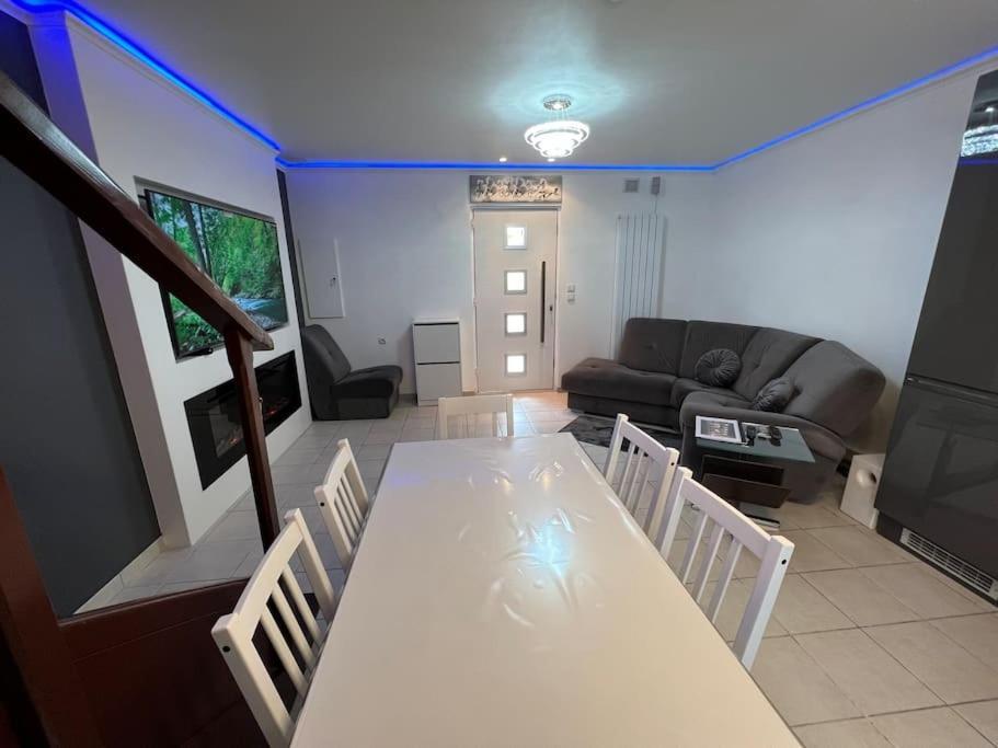 Kings Villa Near Disneyland Reserved Only For Family With Kids Saint-Germain-sur-Morin Exterior foto